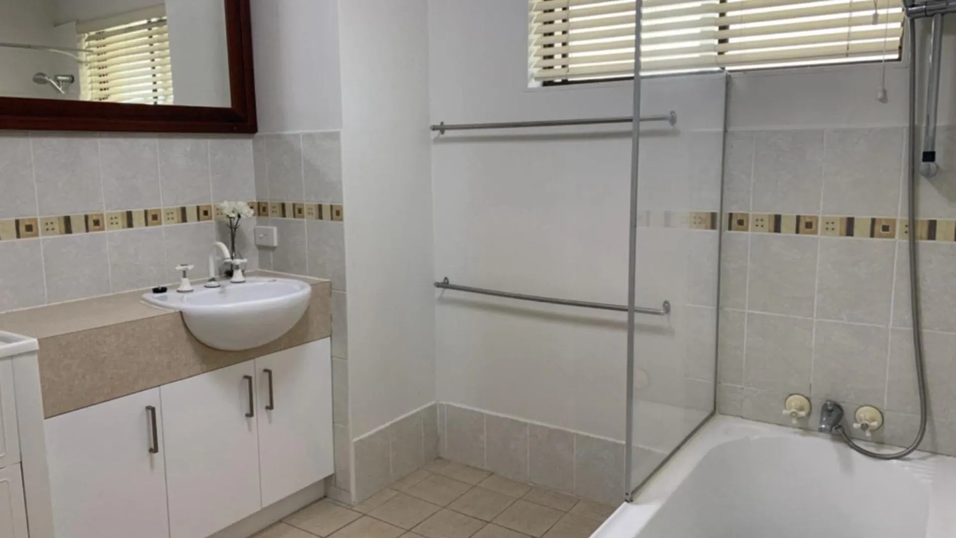 Apartment Beachside Court Unit 9 Caloundra